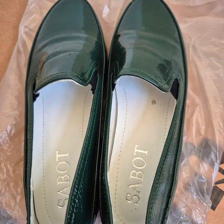 [BUNJANG] Sabot Enamel Loafers Green / 사봇 에나멜 로퍼 그린 여성용