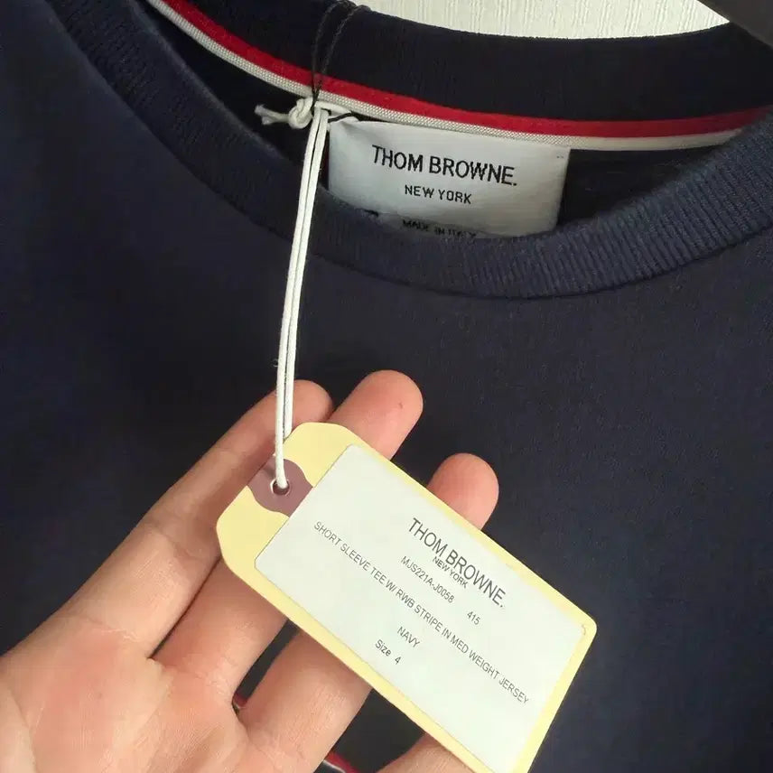 [BUNJANG] Thom Browne Mid-Stripe T-Shirt Navy Size 4 / 새상품 택 )톰브라운 미드 스트라이프 4사이즈 반팔