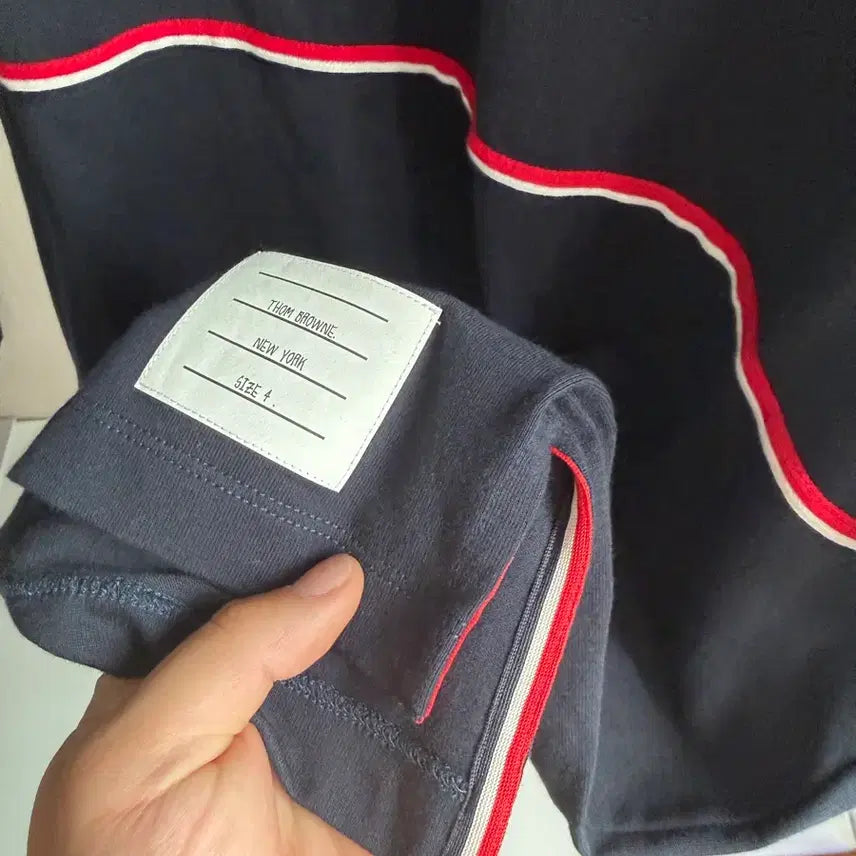 [BUNJANG] Thom Browne Mid-Stripe T-Shirt Navy Size 4 / 새상품 택 )톰브라운 미드 스트라이프 4사이즈 반팔