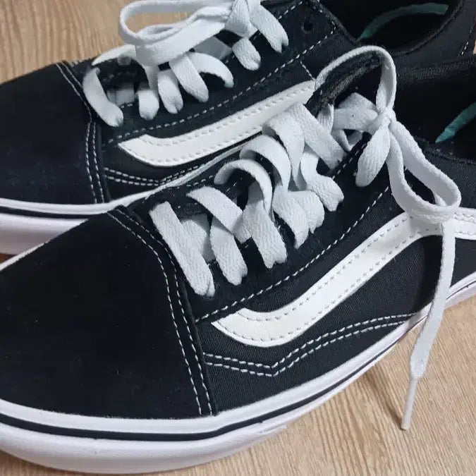 [BUNJANG] Vans ComfyCush Old Skool Black White / 반스 컴피쿠쉬 올드스쿨 블랙 화이트 //245