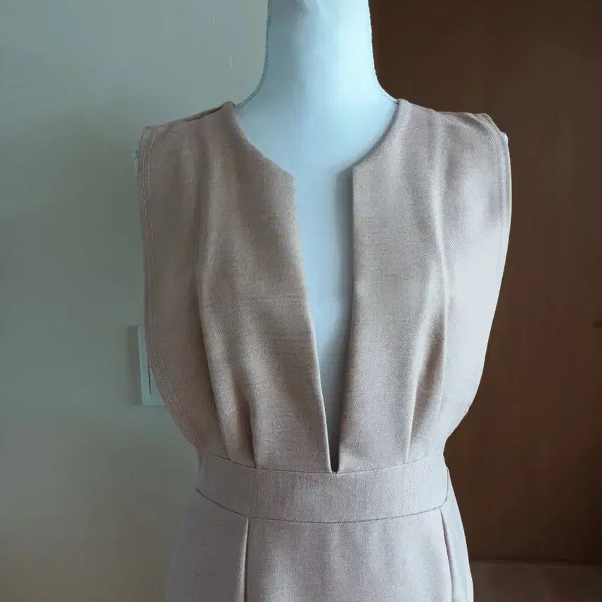 [BUNJANG] EBUBA Sleeveless Mermaid Dress / EBUBA 노카라 머메이드 원피스 55~66초