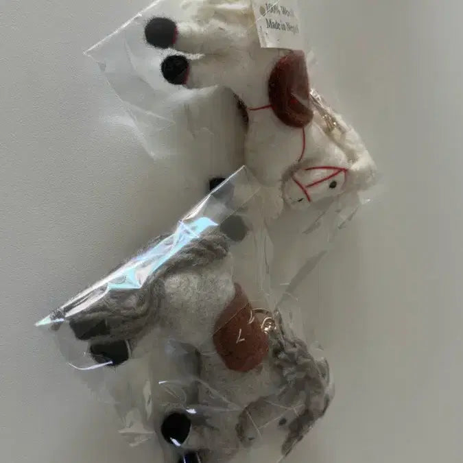[BUNJANG] Wool Handmade Horse Keychain Set (2 pcs) / 울 양모 핸드메이드 말 키링 2개 새제품