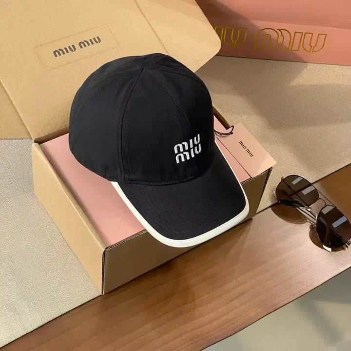 [BUNJANG] Miu Miu Two-Tone Baseball Cap M (56-58cm) / 미우미우 투톤 야구캡 M사이즈 56-58cm 여름 자외선 차단