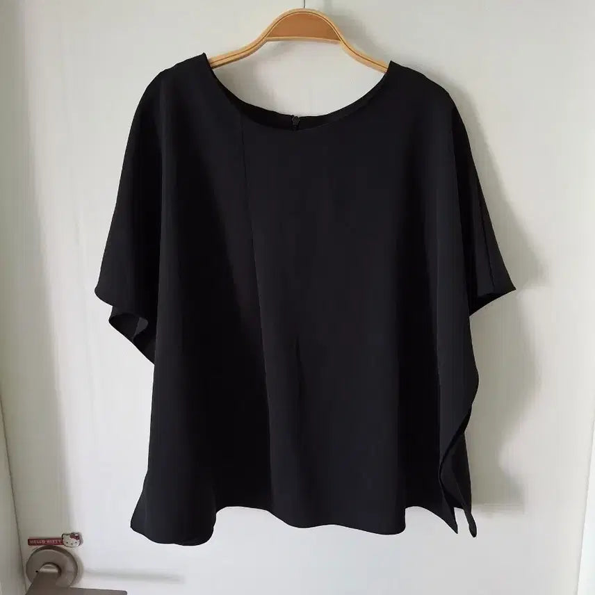 [SOLD OUT] 블랙 플레어 반팔 블라우스55~66반