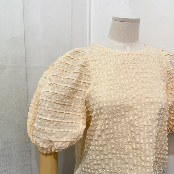 [BUNJANG] Puff Sleeve Cropped Wrinkle Blouse / 퍼프 크롭 링클 블라우스 반팔블라우스 로맨틱 페미닌 4482