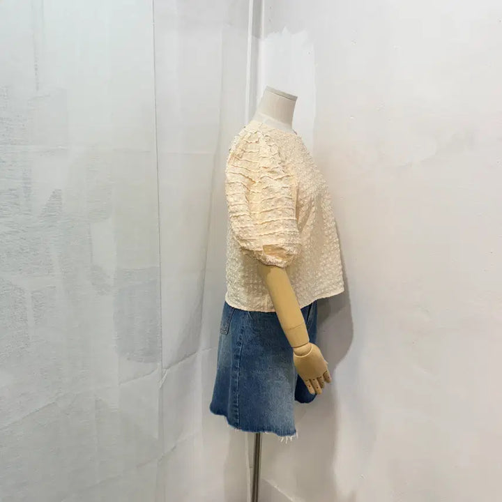 [BUNJANG] Puff Sleeve Cropped Wrinkle Blouse / 퍼프 크롭 링클 블라우스 반팔블라우스 로맨틱 페미닌 4482