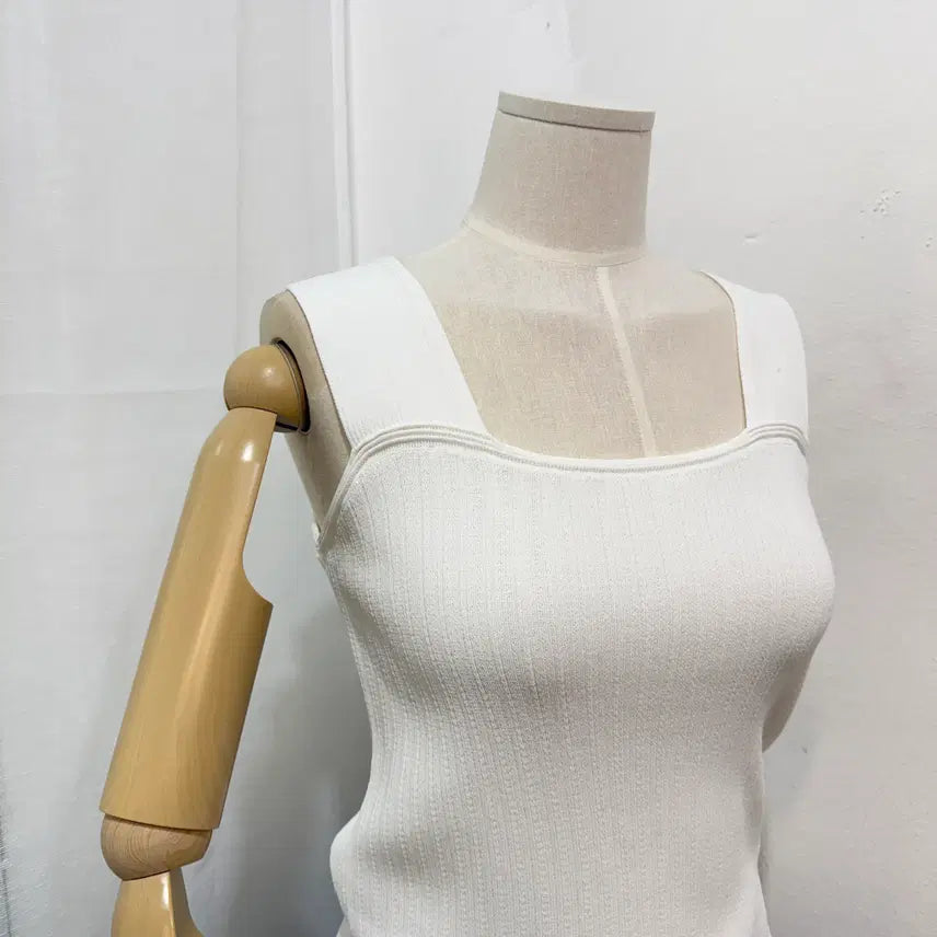 [BUNJANG] White Ribbed Sleeveless Knit Top / (66)화이트 빅밴드 골지 민소매 나시니트 4485