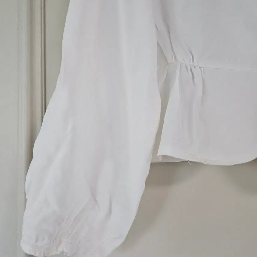 [BUNJANG] White Crop Puff Long Sleeve Blouse / 화이트 블라우스 크롭 퍼프 긴팔