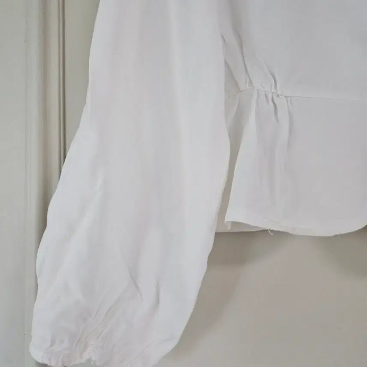 [BUNJANG] White Crop Puff Long Sleeve Blouse / 화이트 블라우스 크롭 퍼프 긴팔