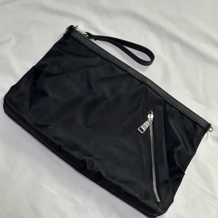 [BUNJANG] Black Nylon Clutch Bag / 블랙 클러치백