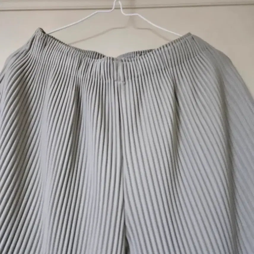 [BUNJANG] Pleated Grey Trousers / 플리츠 스타일 회색 바지