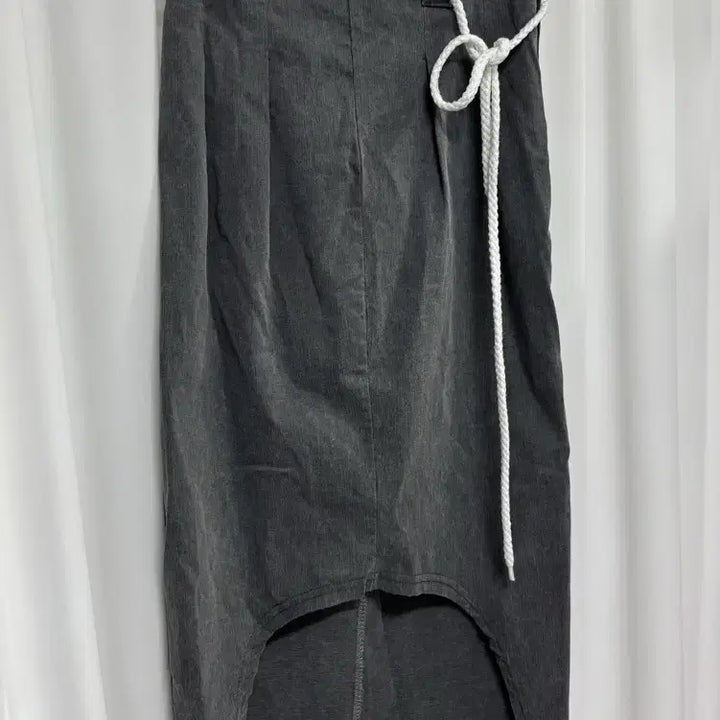 [BUNJANG] Rope Belt Asymmetrical Skirt Unique Slit Charcoal / 로프 벨트 차콜 언발 스커트 유니크슬릿