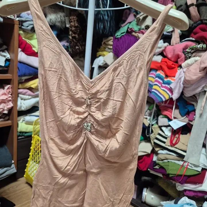 [BUNJANG] Alexandro Dellacqua Beige Shirring Camisole Blouse / 알렉산드로 델라구아 베이지 셔링 끈나시 블라우스