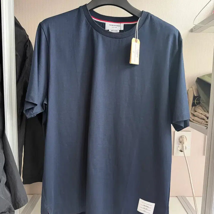 [BUNJANG] Thom Browne Navy Short Sleeve T-Shirt Size 5 / 새상품 택보유) 톰브라운 네이비 반팔 티셔츠 5사이즈