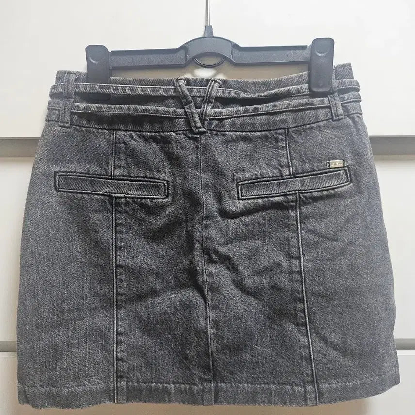 [BUNJANG] Guess Black Denim Mini Skirt / 게스 흑청미니스커트