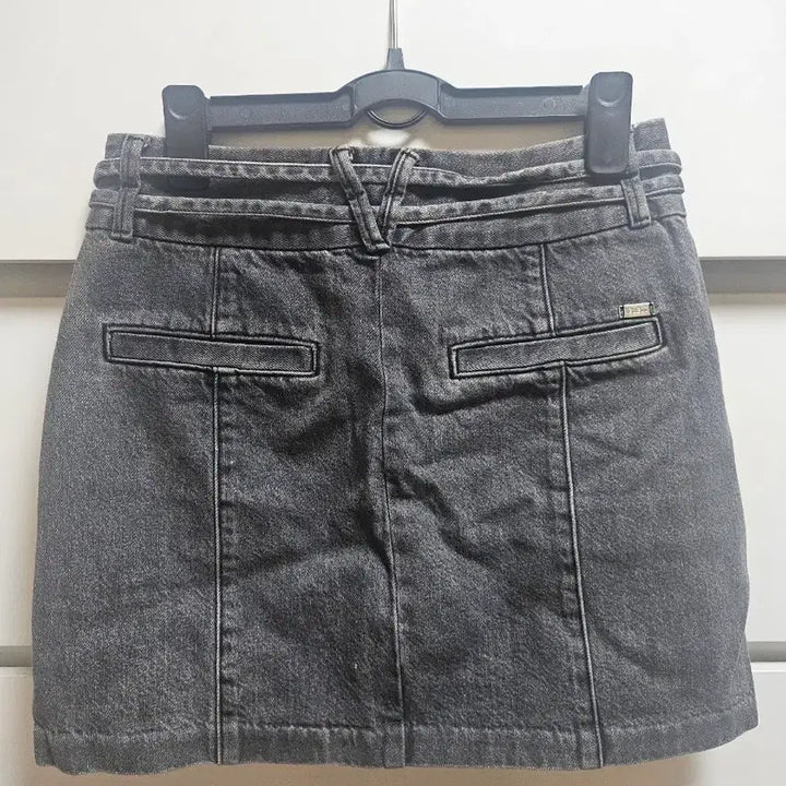 [BUNJANG] Guess Black Denim Mini Skirt / 게스 흑청미니스커트