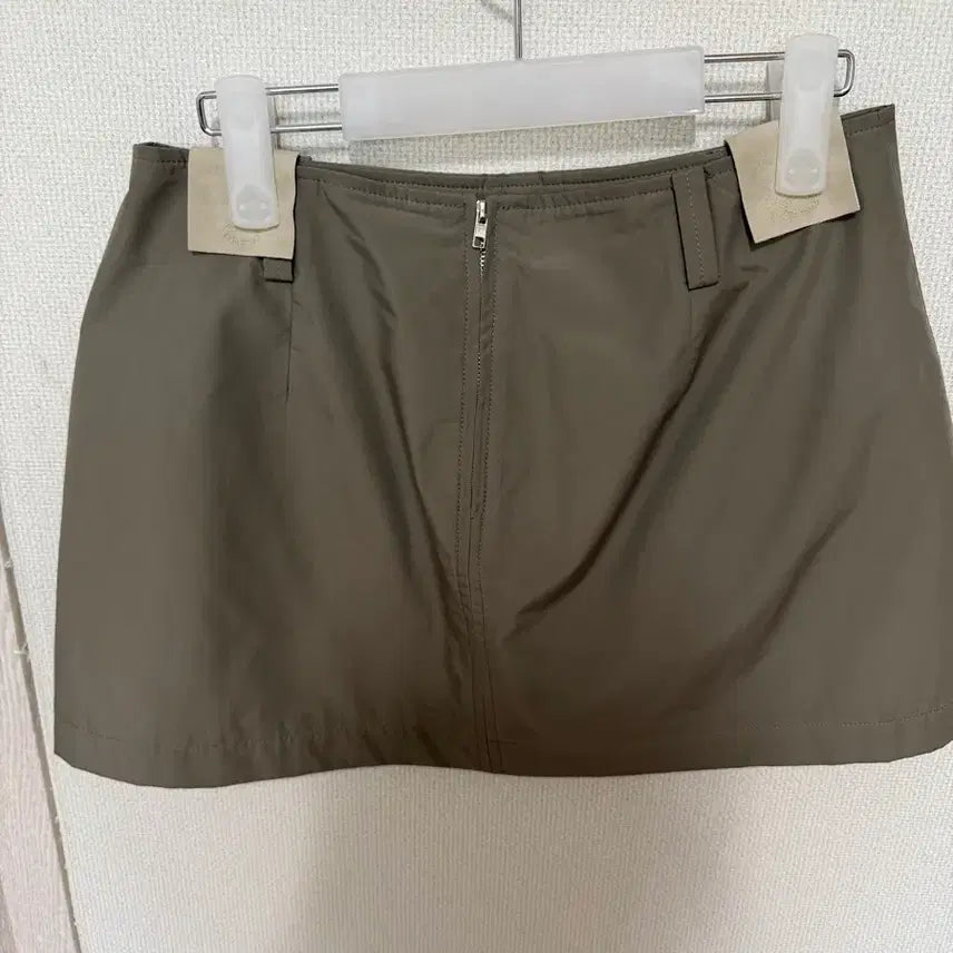 [BUNJANG] Avieuamour Tafetta Mini Skirt Etoupe Size 1 / 아비에무아 타프타 미니 스커트 에토프 1사이즈