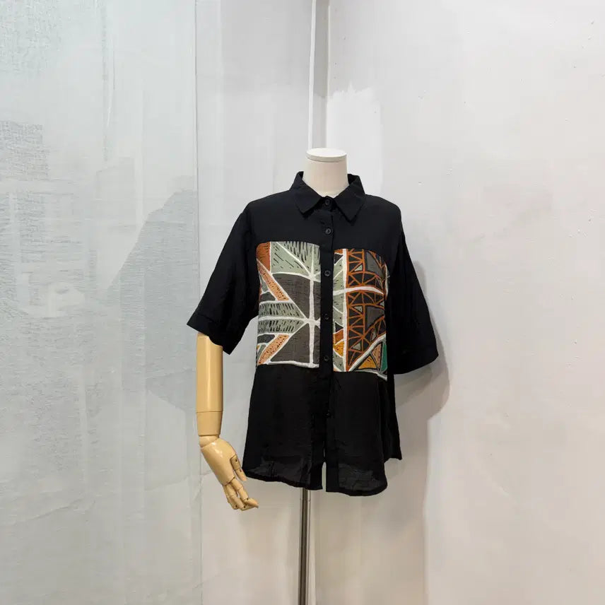 [BUNJANG] SELLYS Printing Short Sleeve Shirt Blouse / (F)SELLYS 프린팅 블랙 반팔셔츠 반팔블라우스 4496