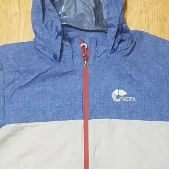 [BUNJANG] Nepa Waterproof Windbreaker Jacket (Size 100) / (새상품급-정품)네파 얇은 냉감용 원단 방수 바람막이 초경량 자켓,100