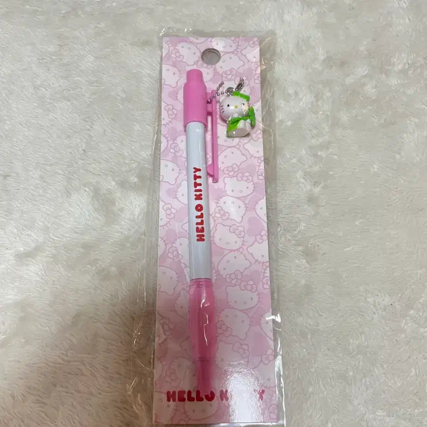 [BUNJANG] Hello Kitty Four Leaf Clover Figurine Keyring Pen (Sealed) / 헬로키티 키티 네잎클로버 피규어 키링 볼펜 미개봉