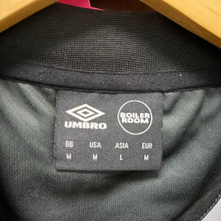 [BUNJANG] Umbro x Boiler Room Short Sleeve Jersey T-Shirt L / 엄브로 보일러룸 저지 반팔