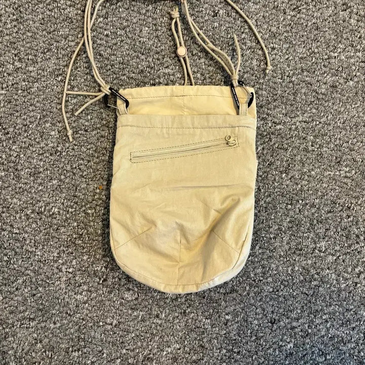 [BUNJANG] Sansan Gear Buried Crossbody Bag Beige 25SS / 산산기어 베리드 크로스백 베이지 - 25SS