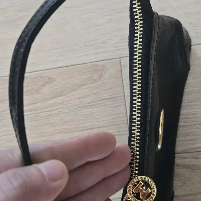 [BUNJANG] Metrocity Vintage Black Mini Shoulder Bag / 메트로시티 빈티지 블랙 미니 숄더백