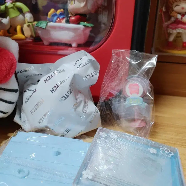 [BUNJANG] Sanrio My Melody Star Academy Series (Waiting for Bus) Figure / [산리오] 스타 아카데미 시리즈 - 마이멜로디 (버스 기다리는 중)