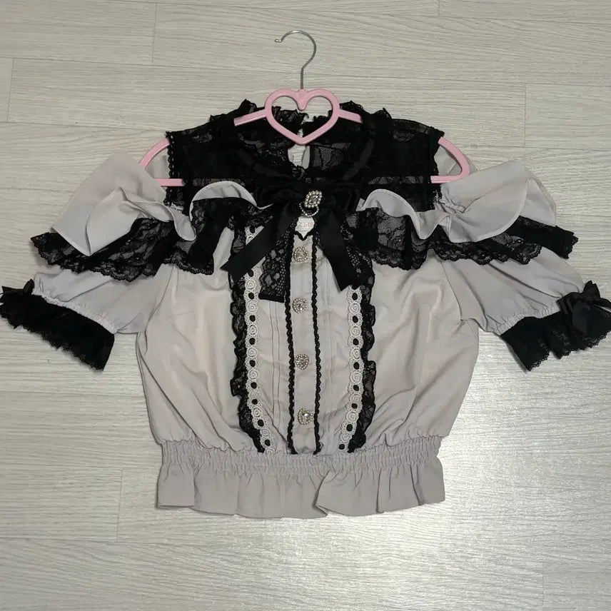 [SOLD OUT] 리즈리사 오프숄더 블라우스 지뢰계 양산형 양지뢰