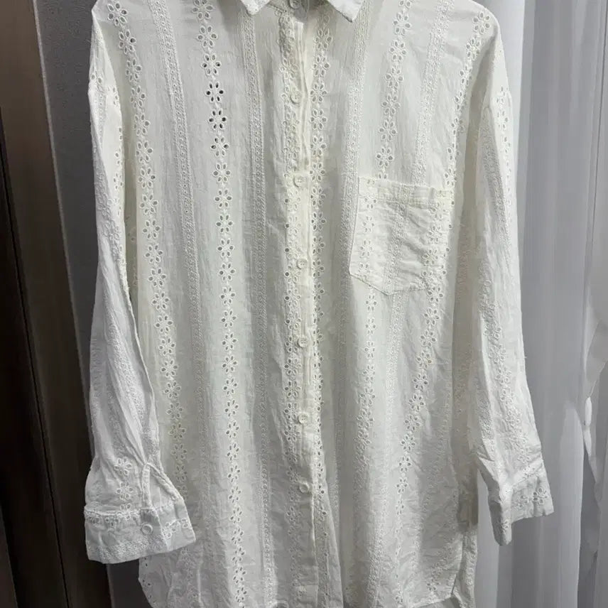 [BUNJANG] White Punching Embroidery Lace Long Shirt Blouse / 화이트 펀칭 자수 레이스 롱 셔츠 블라우스 66.77사이즈