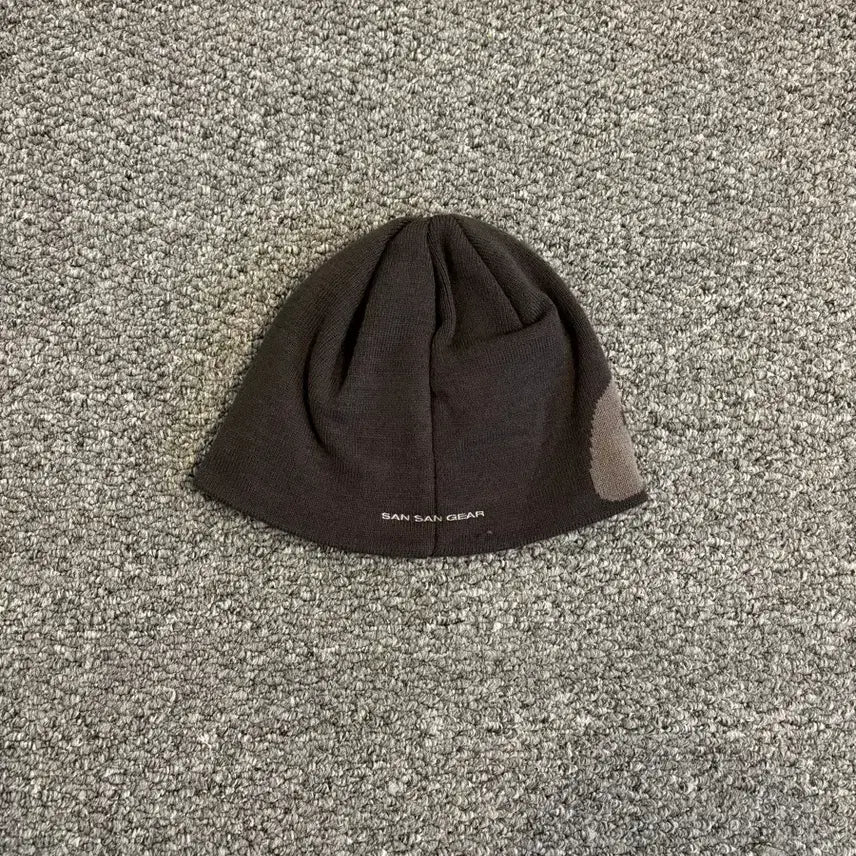 [BUNJANG] Sansan Gear Logo Beanie Charcoal 24FW / 산산기어 로고 비니 차콜 24fw