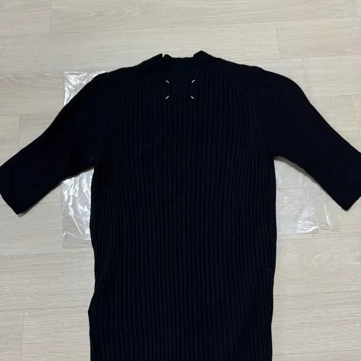 [BUNJANG] Maison Margiela Black Knit Top / [s] 메종마르지엘라 니트 상의 블랙