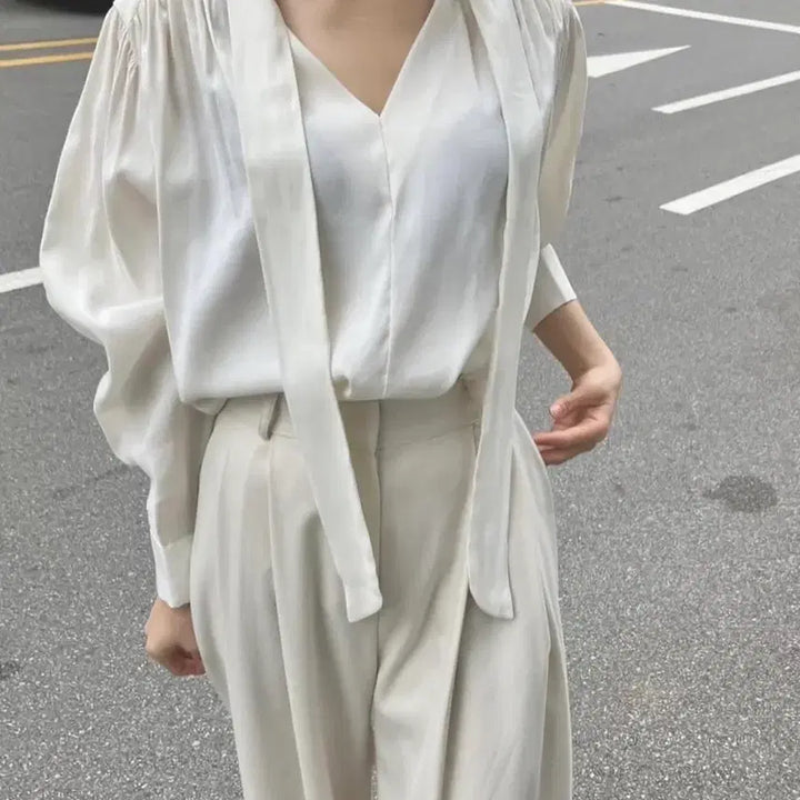 [BUNJANG] Libre Blouse Ivory / 리브레 블라우스