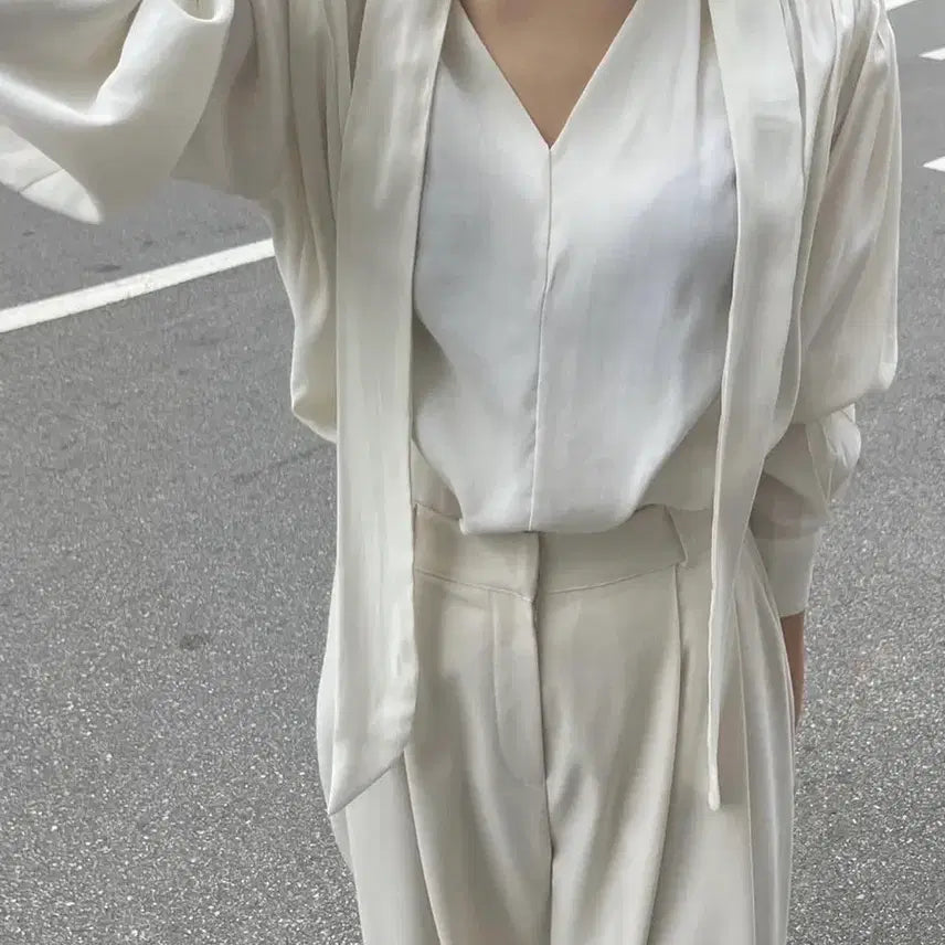 [BUNJANG] Libre Blouse Ivory / 리브레 블라우스