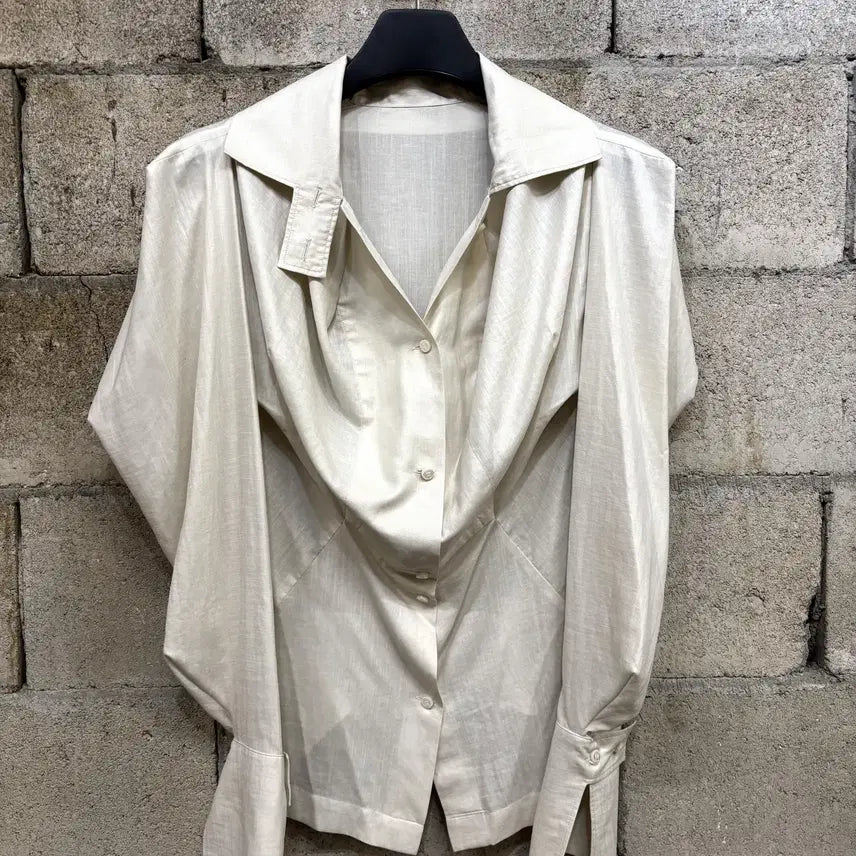 [SOLD OUT] 비비안웨스트우드 레드라벨 아이보리 블라우스
