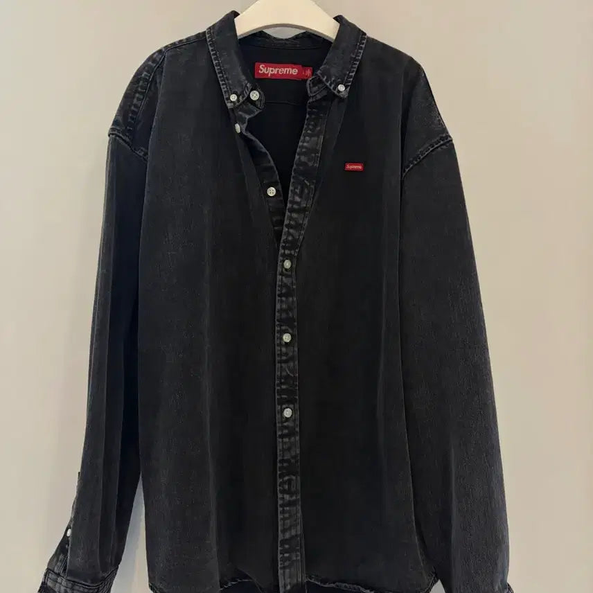 [BUNJANG] Supreme Small Box Washed Black Denim Shirt L (24 S/S) / 슈프림 스몰 박스 워싱 블랙 데님 셔츠 L (24 S/S)