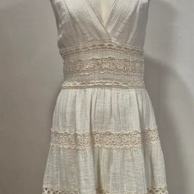 [BUNJANG] Ivory Lace V-Neck Sleeveless Dress Size 55 / 아이보리 레이스 브이넥 민소매 원피스 55 op11
