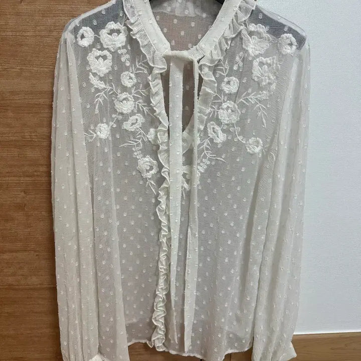 [BUNJANG] Zara Blouse Ivory Size M / 자라 블라우스
