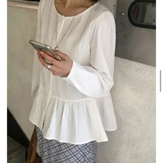 [BUNJANG] Dailyjew Marissa Stripe Frill Blouse Ivory Long Sleeve / 데일리쥬 마리사 스트라이프 프릴블라우스 아이보리 긴팔