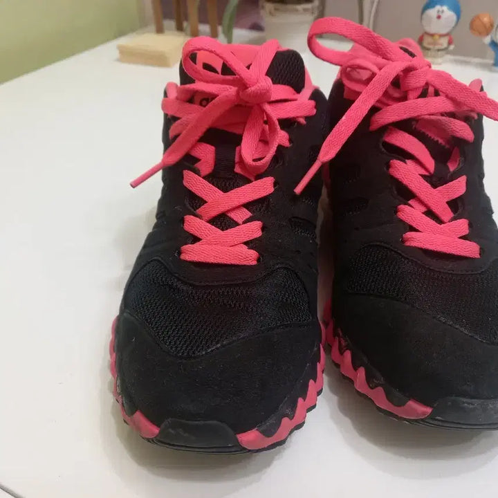 [BUNJANG] Adidas Mega Soft Cell Blackpink Sneakers 245mm / 아디다스 Adidas 메가 소프트셀 블랙핑크 운동화 245미리. 새상품급