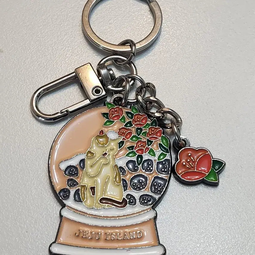 [BUNJANG] Jeju Cat Snow Globe Keychain with Camellia Flower Charm / 제주도 고양이 스노우볼 키링
