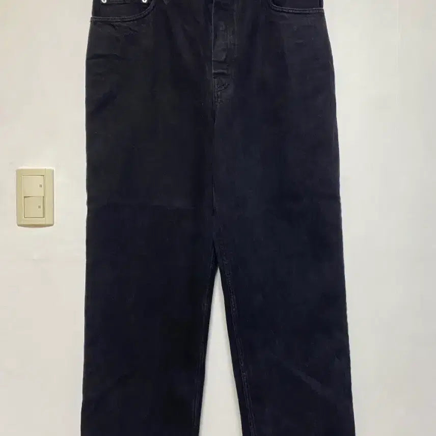 [BUNJANG] California Arts Relaxed Straight Black Denim (32) / [CALIFORNIA] 캘리포니아 아츠 릴렉스 스트레이트 블랙 데님 32
