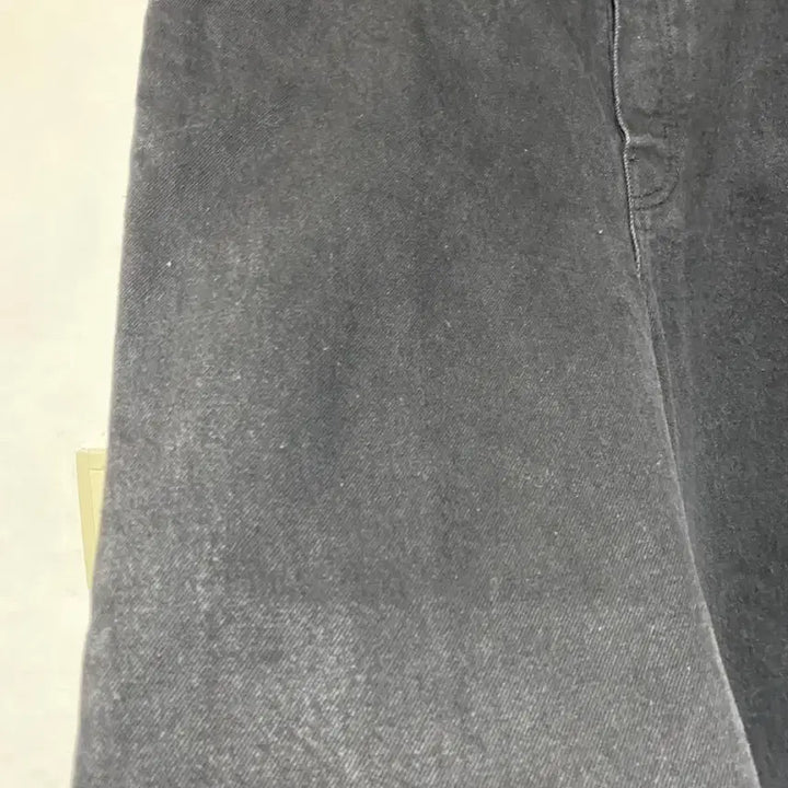 [BUNJANG] California Arts Relaxed Straight Black Denim (32) / [CALIFORNIA] 캘리포니아 아츠 릴렉스 스트레이트 블랙 데님 32