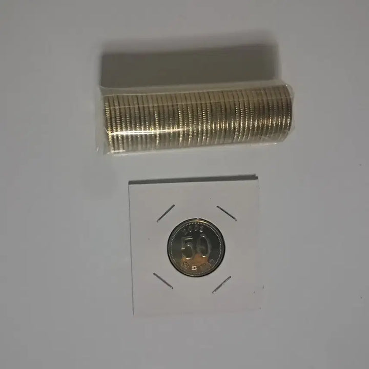 [BUNJANG] 1970 pcs Unused 2002 50 Won Coin Collection / 2002년 50원 70개 미사용 동전
