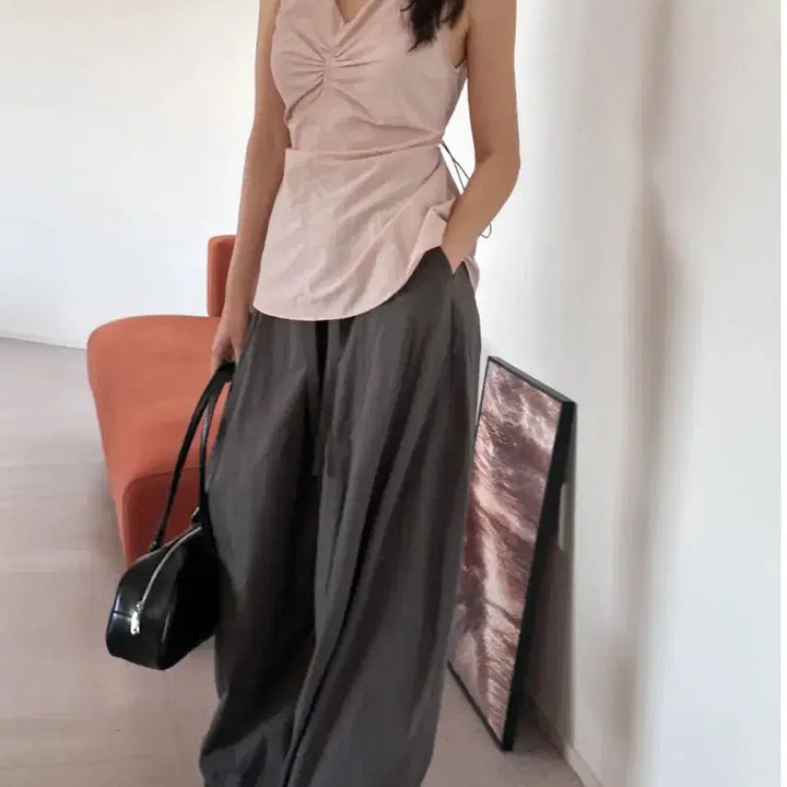 [BUNJANG] Shirred Back Slit Sleeveless Top / 뒤트임 셔링 나시 민소매 뒷모습이쁨