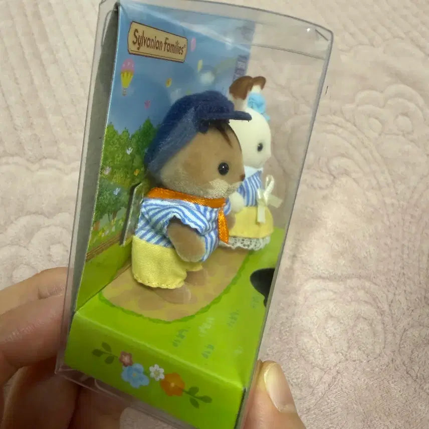 [BUNJANG] Sylvanian Families Park Fair Squirrel, Chocolate Rabbit (New) / 실바니안 파크페어 다람쥐 초콜릿토끼 (새상품)