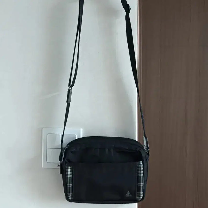 [BUNJANG] Beanpole Crossbody Bag / 새거수준)빈폴  크로스백 가방(공용)