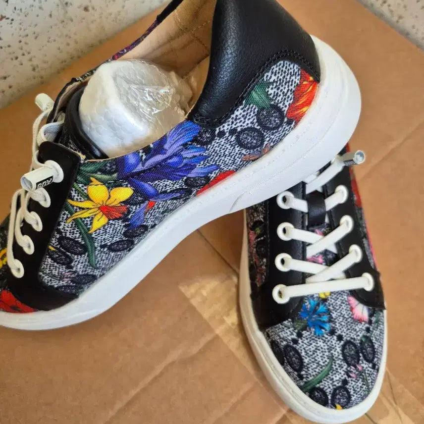 [BUNJANG] Flower Pattern Sneakers - New / 플라워 패턴 스니커즈 새상품