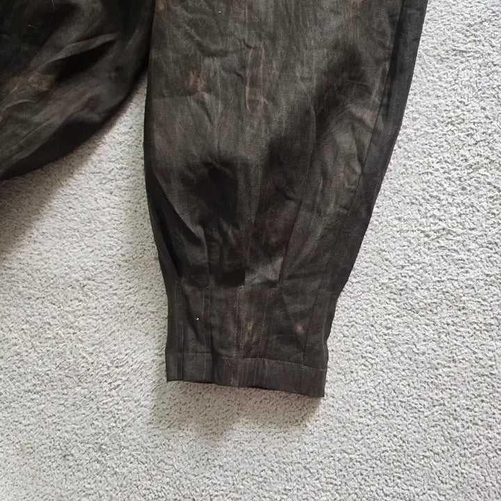 [BUNJANG] Natural Dyeing Jar Fit Trousers (Salt Dyeing Technique) / 천연염색 항아리핏 바지 (소금염기법)