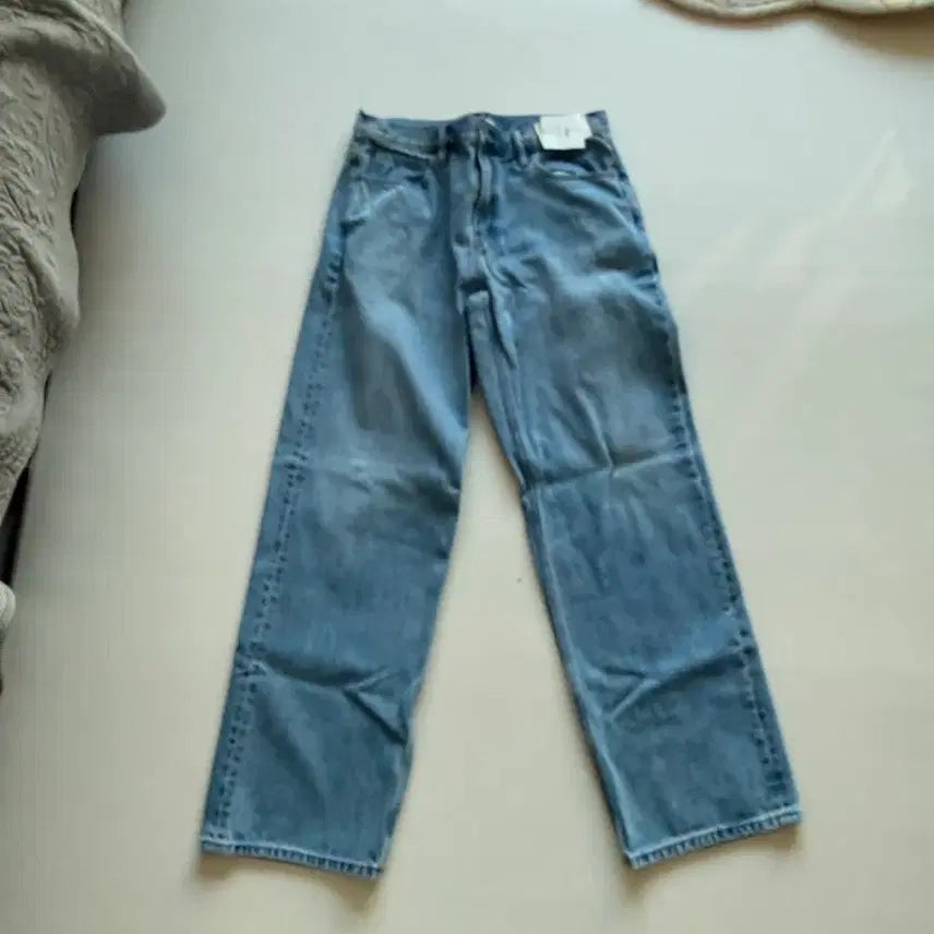 [BUNJANG] Uniqlo x JW Anderson Straight Jeans Blue / 유니클로 x JW 앤더슨 스트레이트 진 블루
